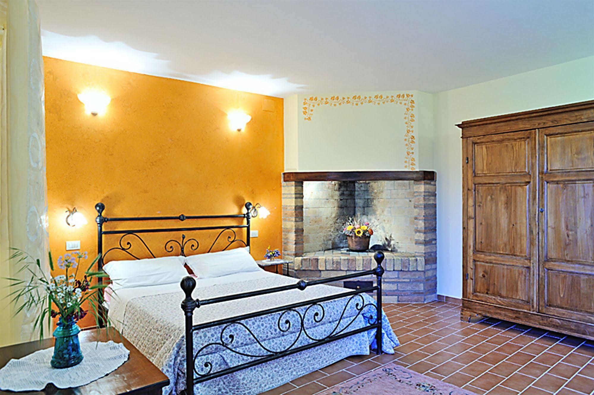 Agriturismo La Buca Di Bellugi Сан-Куїрико-д'Орча Екстер'єр фото